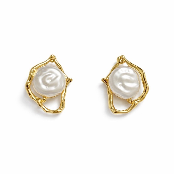 Anthropologie Jewelry - Minimalist Trendy Gold and Pearl Earrings
